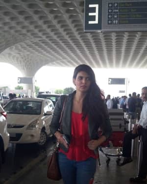 In Pics: Ihana Dhillon Snapped at Airport While Leaving For Hate Story 4 Shoot In London | Picture 1529327