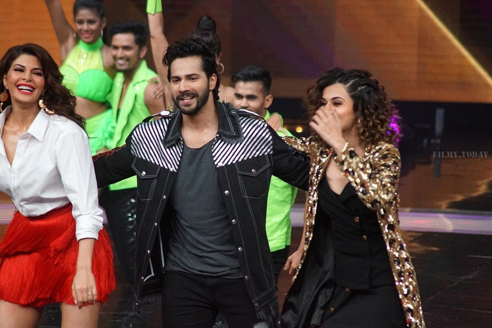 In Pics: Jacqueline, Varun and Taapsee Promotes Judwaa 2 In Dance Plus Final? Episodes | Picture 1529413