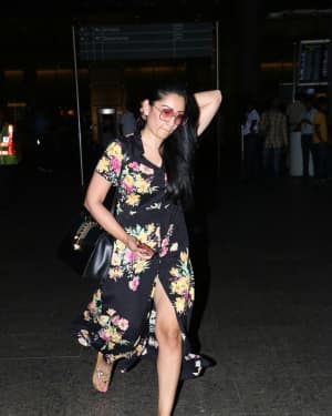 In Pics: Manyata Dutt Snapped at Mumbai Airport