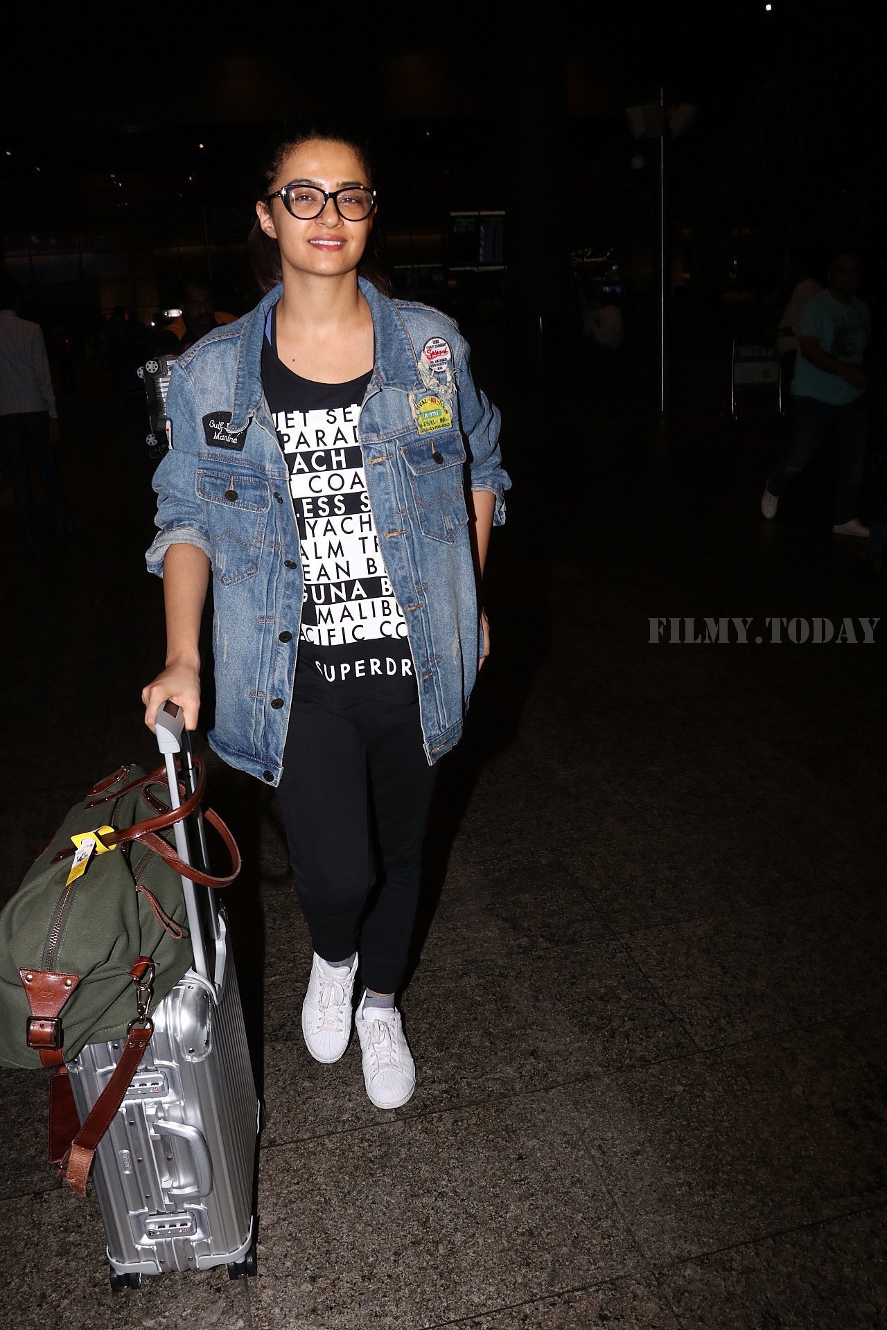 In Pics: Surveen Chawla Snapped At Mumbai Airport | Picture 1529846