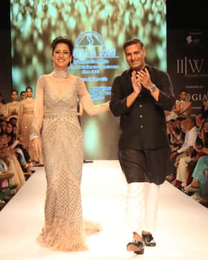 In Pics: Celebs Walks Ramp At IIJW 2017 | Picture 1530317