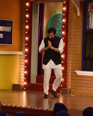 Saif Ali Khan - In Pics: Promotion Of Film Chef On Set Of Drama Company | Picture 1531297