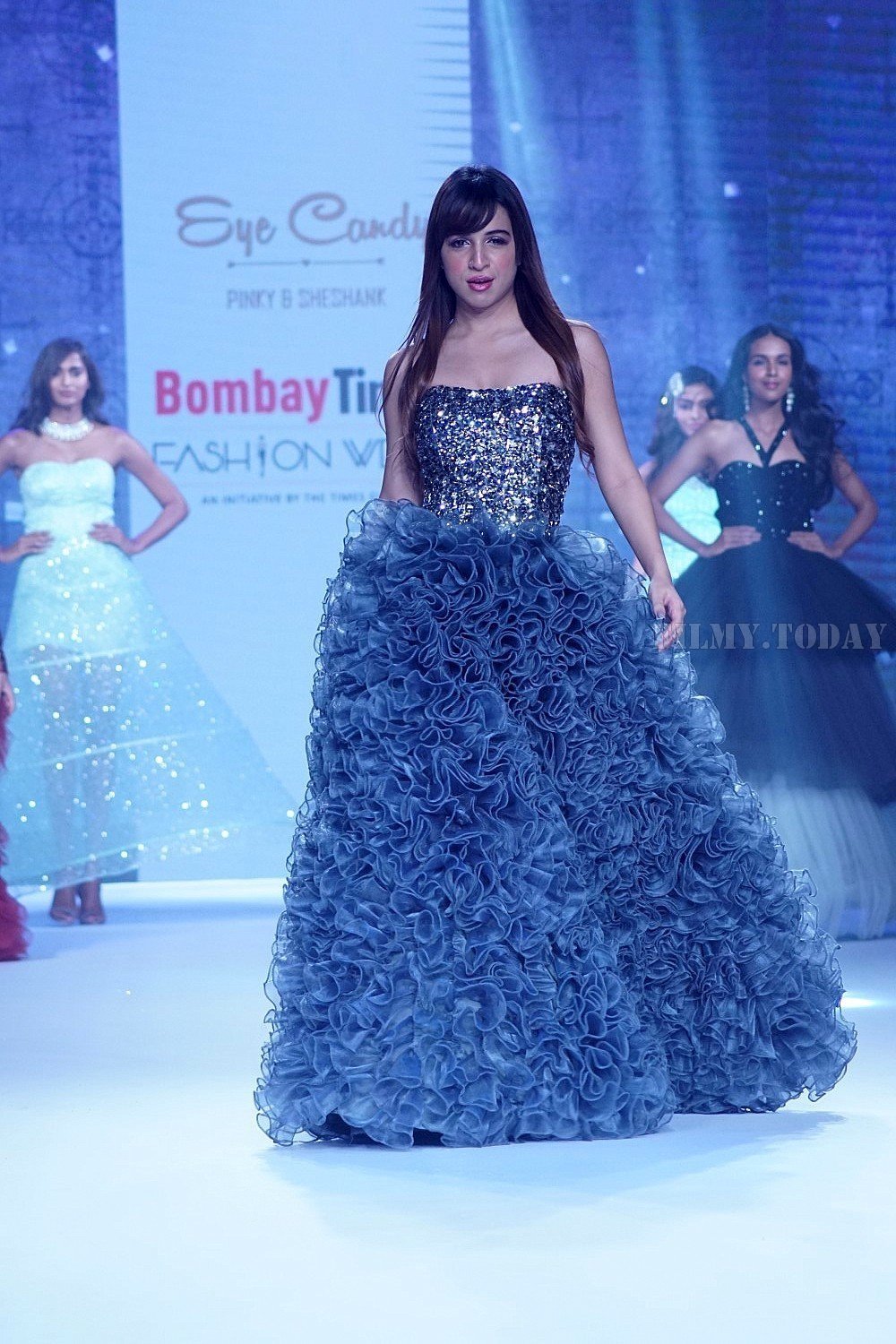 Photos: Benafsha Soonawalla Showstopper For Designer Shashank and Pinky | Picture 1574641