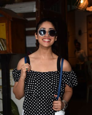 Photos: Yami Gautam spotted at a restaurant in Juhu  | Picture 1579186