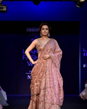 Photos: Dia Mirza Ramp at Lakme Fashion Show 2018 | Picture 1595443