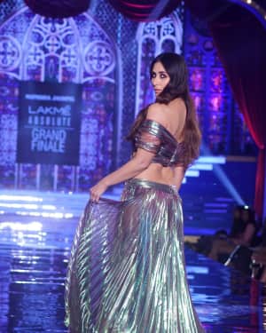 Photos: Kareena Kapoor at Grand Finale of Lakme Fashion Show 2018 | Picture 1595419