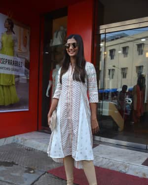 Photos: Pooja Hegde spotted at Bandra | Picture 1595423
