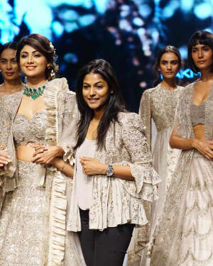 Shilpa Shetty - Photos: Lakme Fashion Week 2018