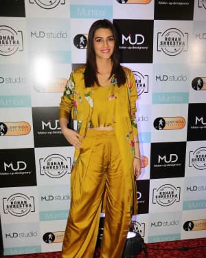 Kriti Sanon - Photos: Launch of Makeup Academy & School Of Photography | Picture 1564549