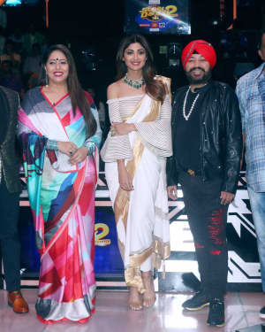 Photos: Daler Mehndi & Mika Singh On The Sets Of Reality Show Super Dancer - Chapter 2 | Picture 1566261