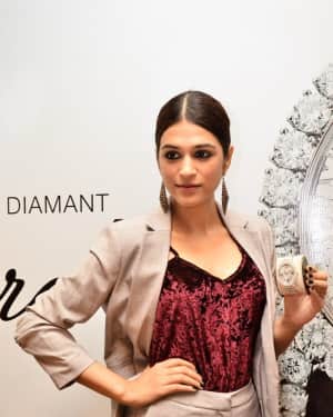 Photos: Actress Shraddha Das during Launch Of Chopard L'Heure Du Diamant 2.6 Crore Watch | Picture 1568196