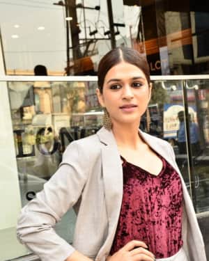 Photos: Actress Shraddha Das during Launch Of Chopard L'Heure Du Diamant 2.6 Crore Watch | Picture 1568186