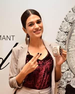 Photos: Actress Shraddha Das during Launch Of Chopard L'Heure Du Diamant 2.6 Crore Watch | Picture 1568198