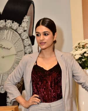 Photos: Actress Shraddha Das during Launch Of Chopard L'Heure Du Diamant 2.6 Crore Watch | Picture 1568205
