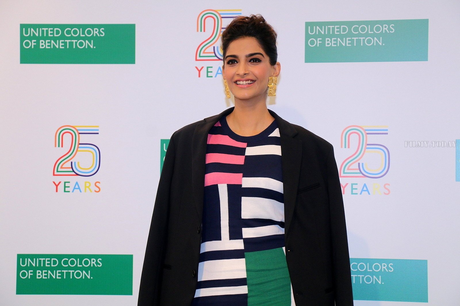 Photos: Sonam Kapoor During The 25 Years Celebration Of Benetton India Of Heritage And Values In India | Picture 1568375