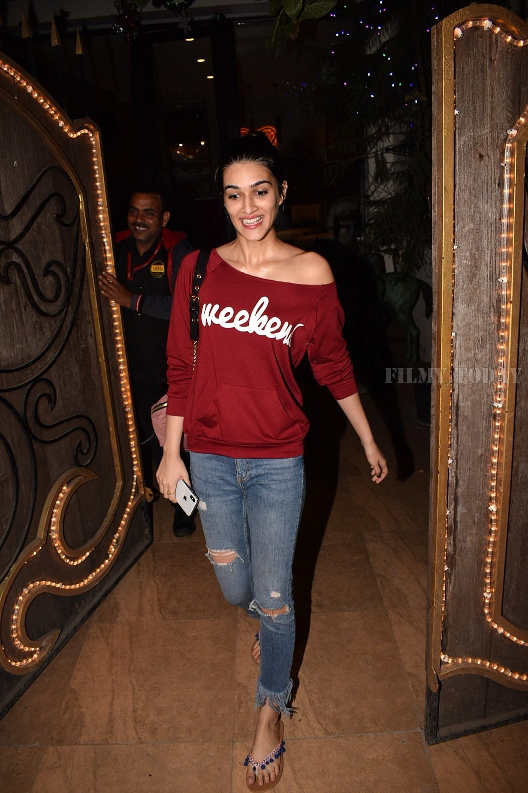 Photos: Kriti Sanon Spotted At Spa In Juhu | Picture 1557113