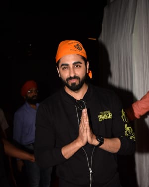 Photos: Bollywood Celebs attend Kirtan Darbar at JVPD Ground | Picture 1557617