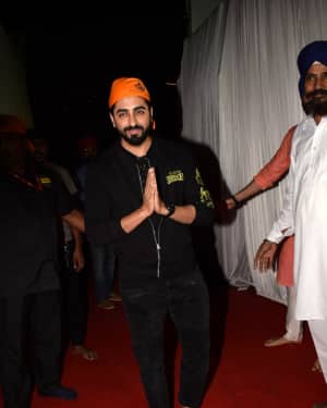 Photos: Bollywood Celebs attend Kirtan Darbar at JVPD Ground | Picture 1557618
