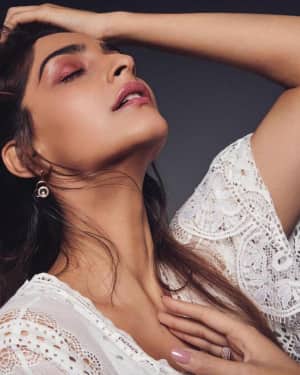 Pics: Sonam Kapoor for Elle India 2017 Photoshoot | Picture 1557986
