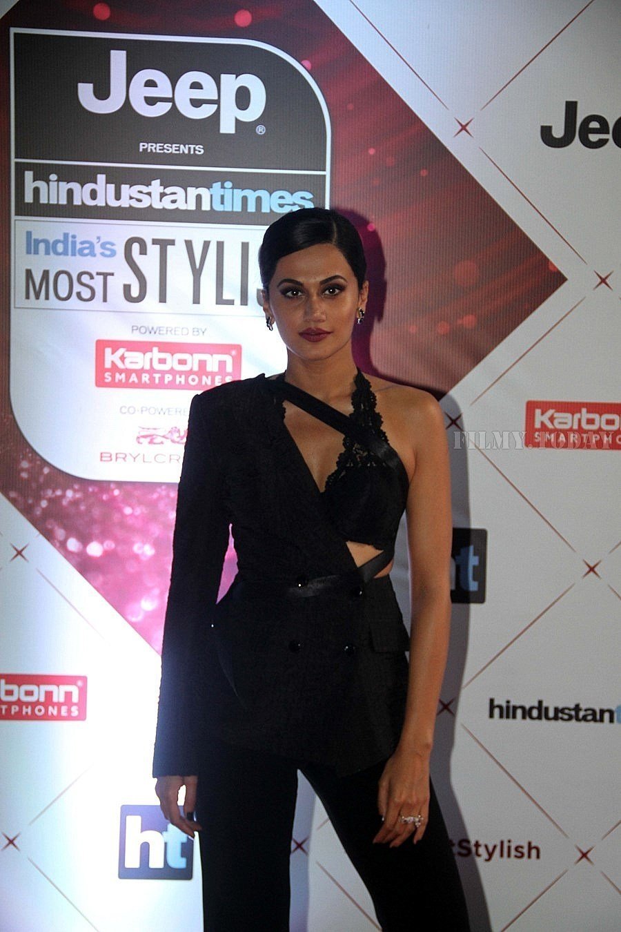 Taapsee Pannu - Photos: Red Carpet Of Ht Most Stylish Awards 2018 | Picture 1561696