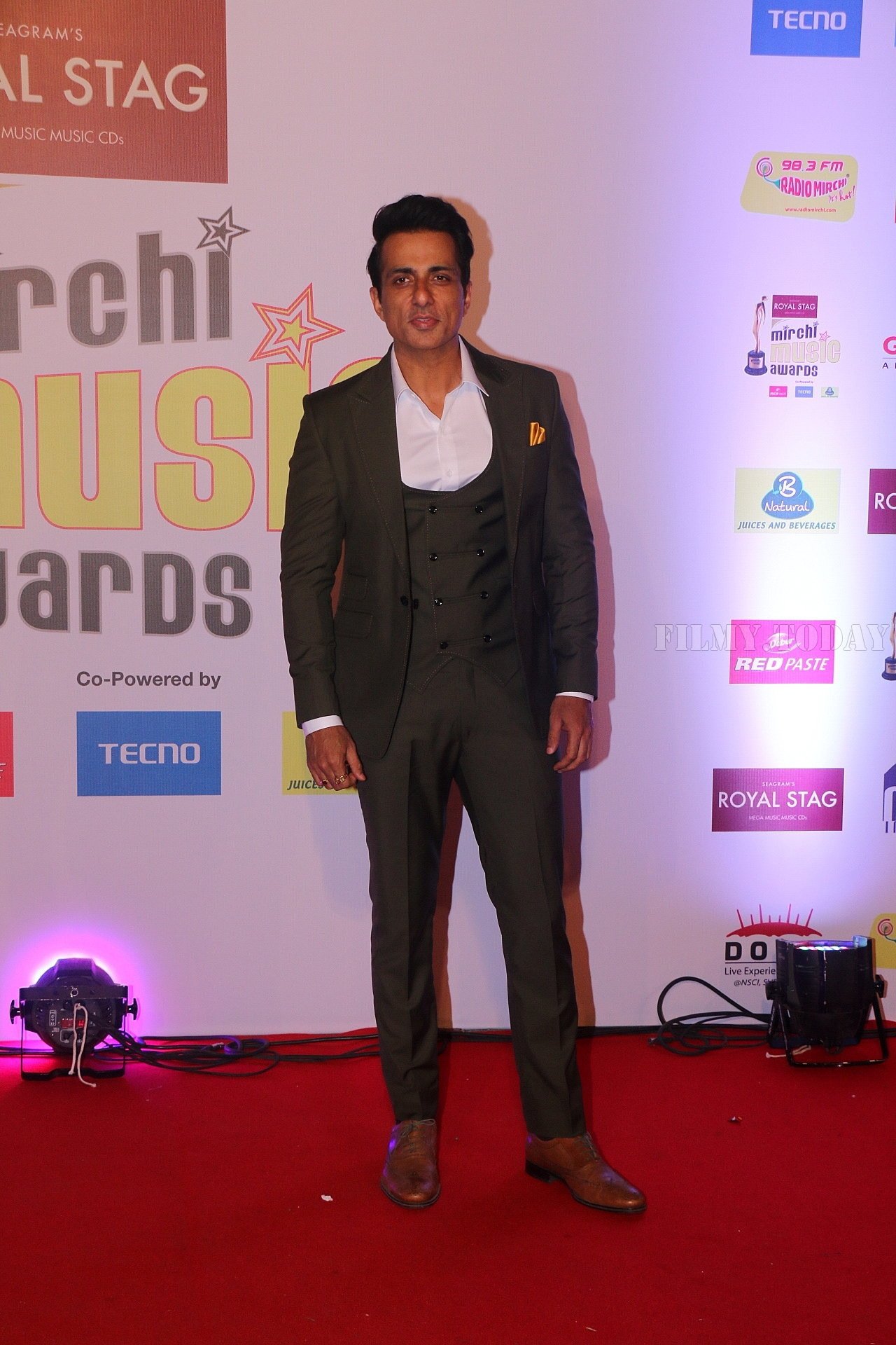 Sonu Sood - Photos: Red Carpet Of 10th Mirchi Music Awards 2018 | Picture 1562570