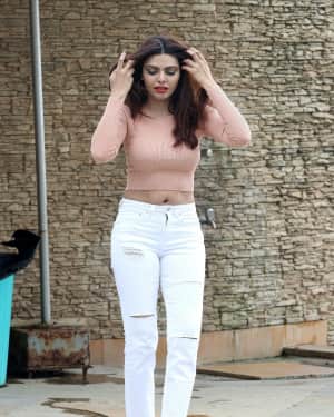 Photoshoot: Sherlyn Chopra Spotted at Sun n Sand Juhu  | Picture 1590396
