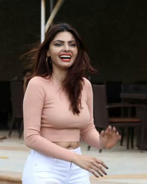 Photoshoot: Sherlyn Chopra Spotted at Sun n Sand Juhu  | Picture 1590408