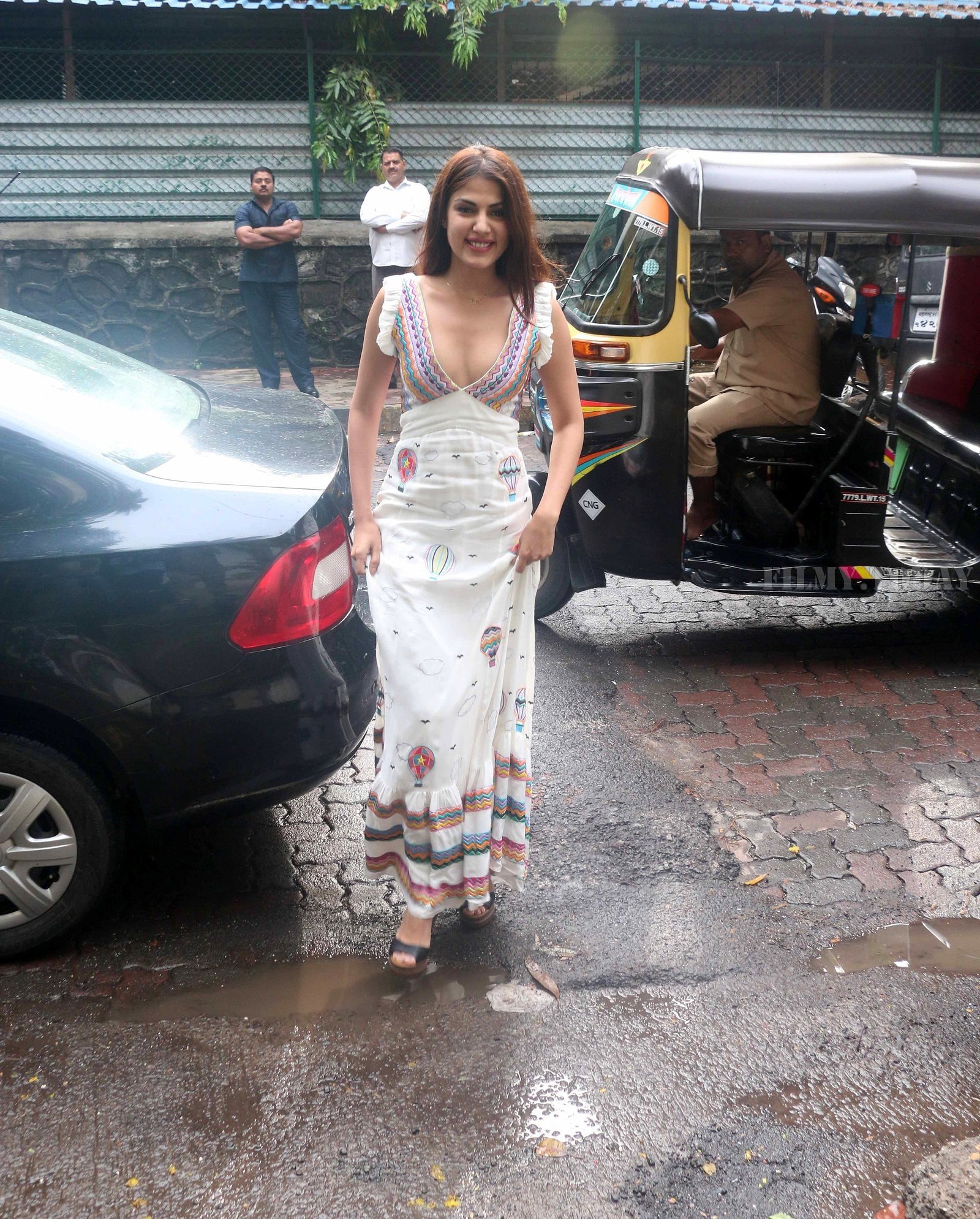 Rhea Chakraborty - Photos: Preview of Summer Capsule Collection by Simply Simone | Picture 1584503