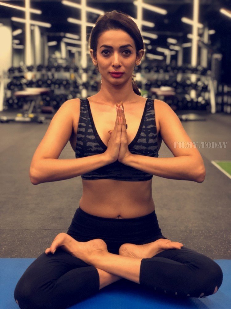Photos: Bollywood Diva Heena Panchal Celebrates International Yoga Day | Picture 1586421