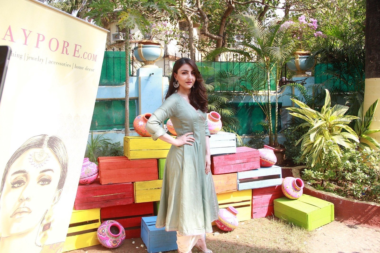 Photos: Soha Ali Khan Attends The Open House An Exhibition Of Indian Crafts N Art | Picture 1570899