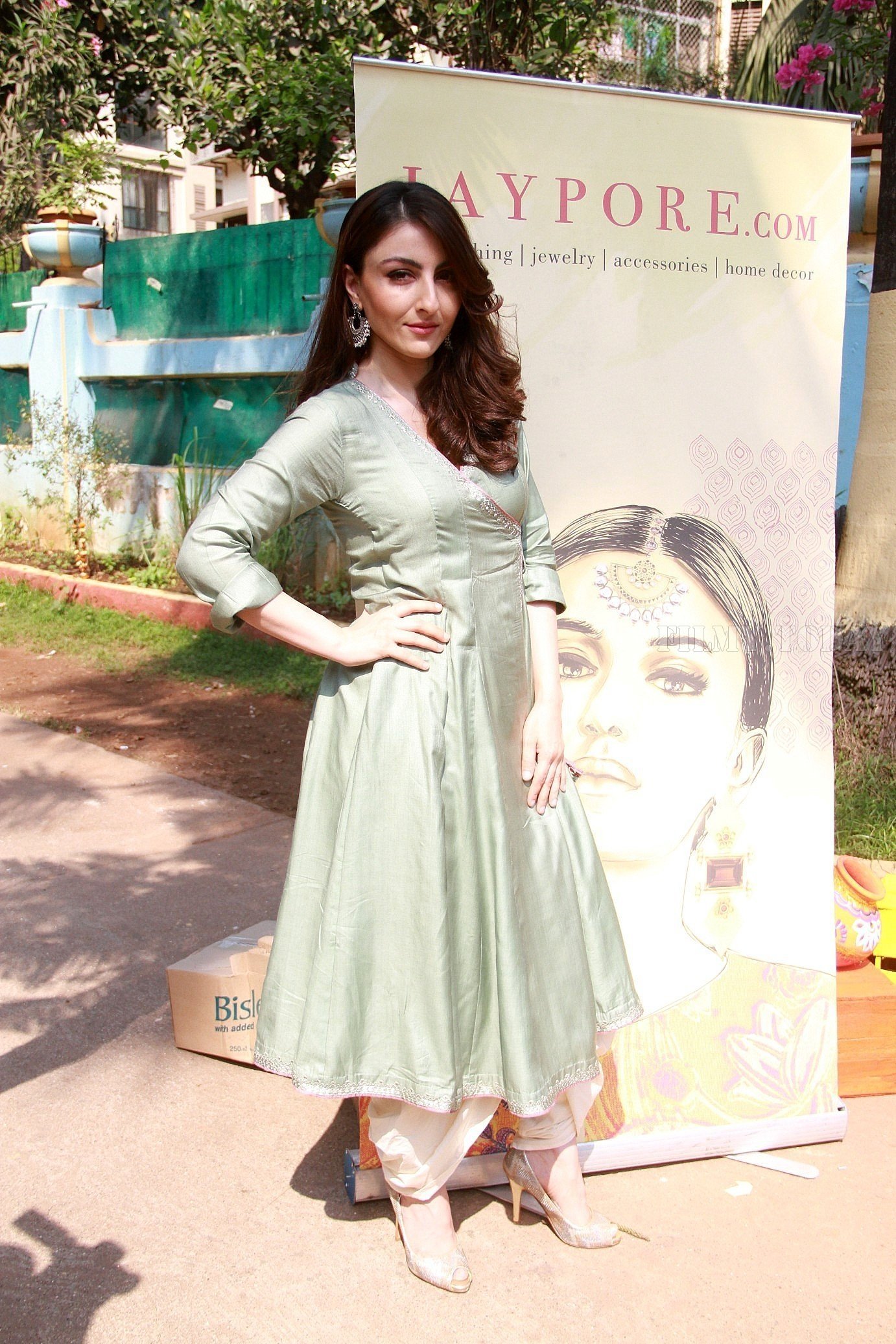Photos: Soha Ali Khan Attends The Open House An Exhibition Of Indian Crafts N Art | Picture 1570902