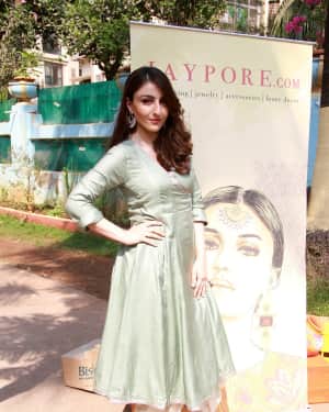 Photos: Soha Ali Khan Attends The Open House An Exhibition Of Indian Crafts N Art | Picture 1570902