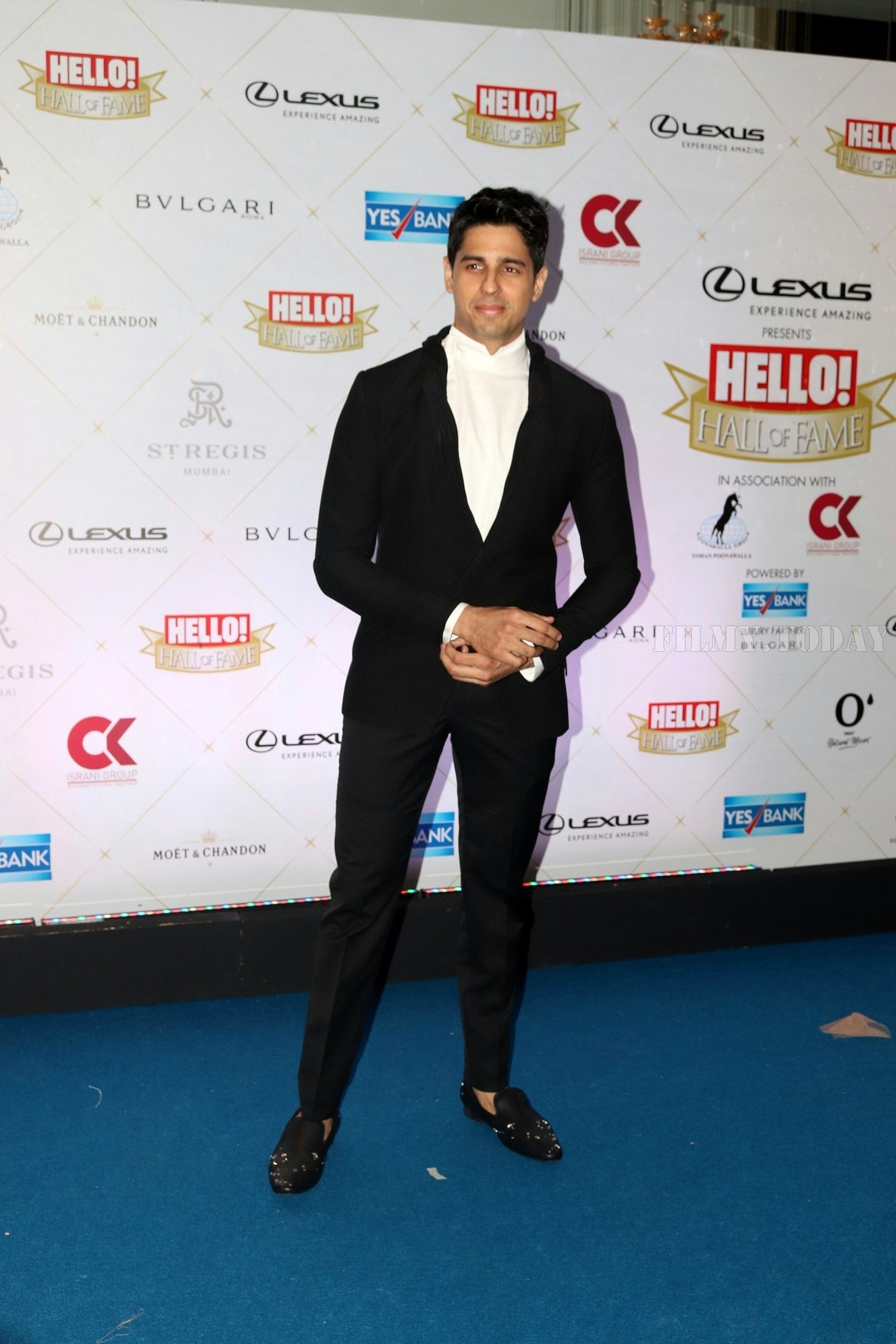Sidharth Malhotra - Photos: Hello Hall of Fame Awards 2018 at St. Regis In Mumbai | Picture 1571463
