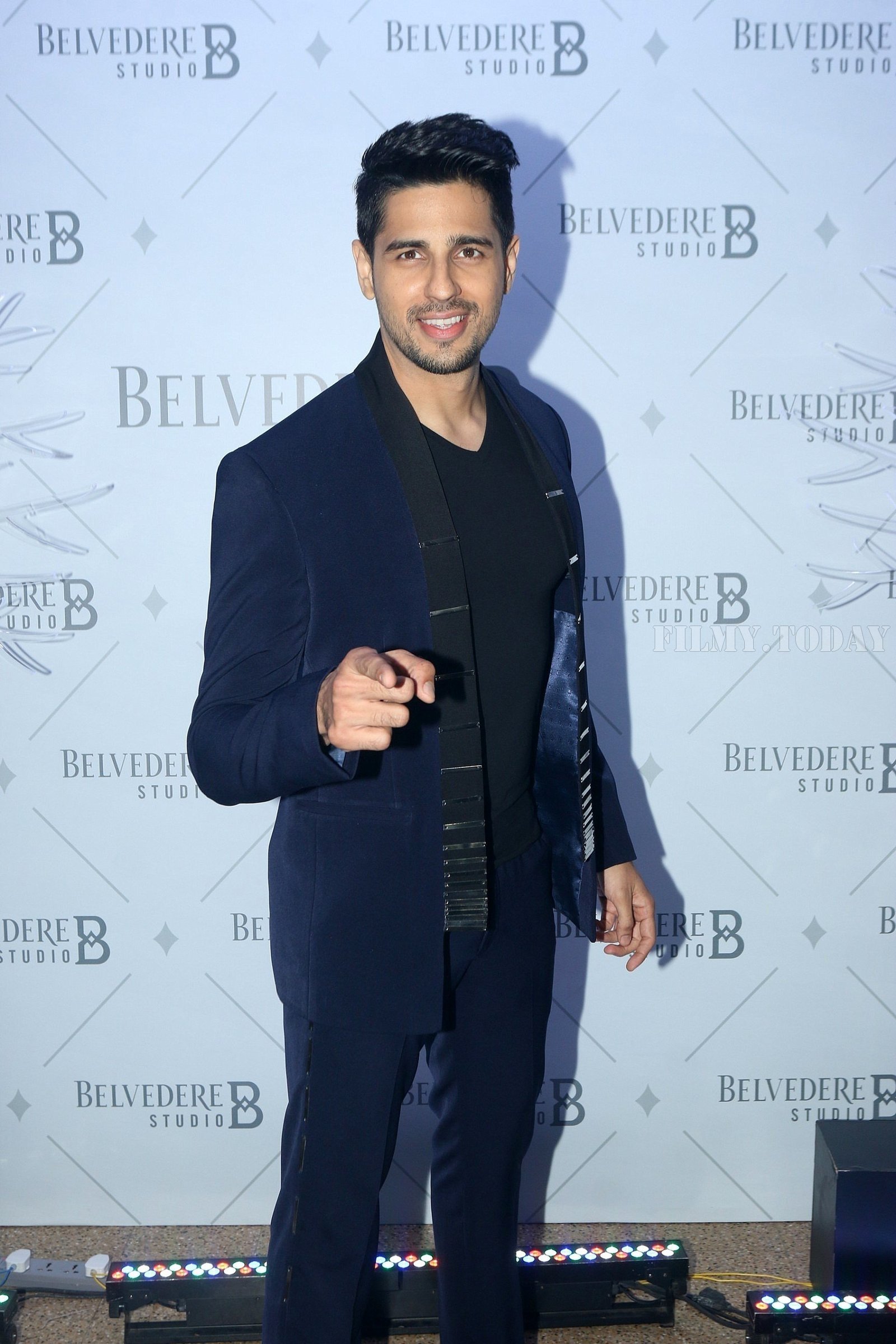 Sidharth Malhotra - Photos: Bollywood Celebs At Belvedere Studio | Picture 1573607