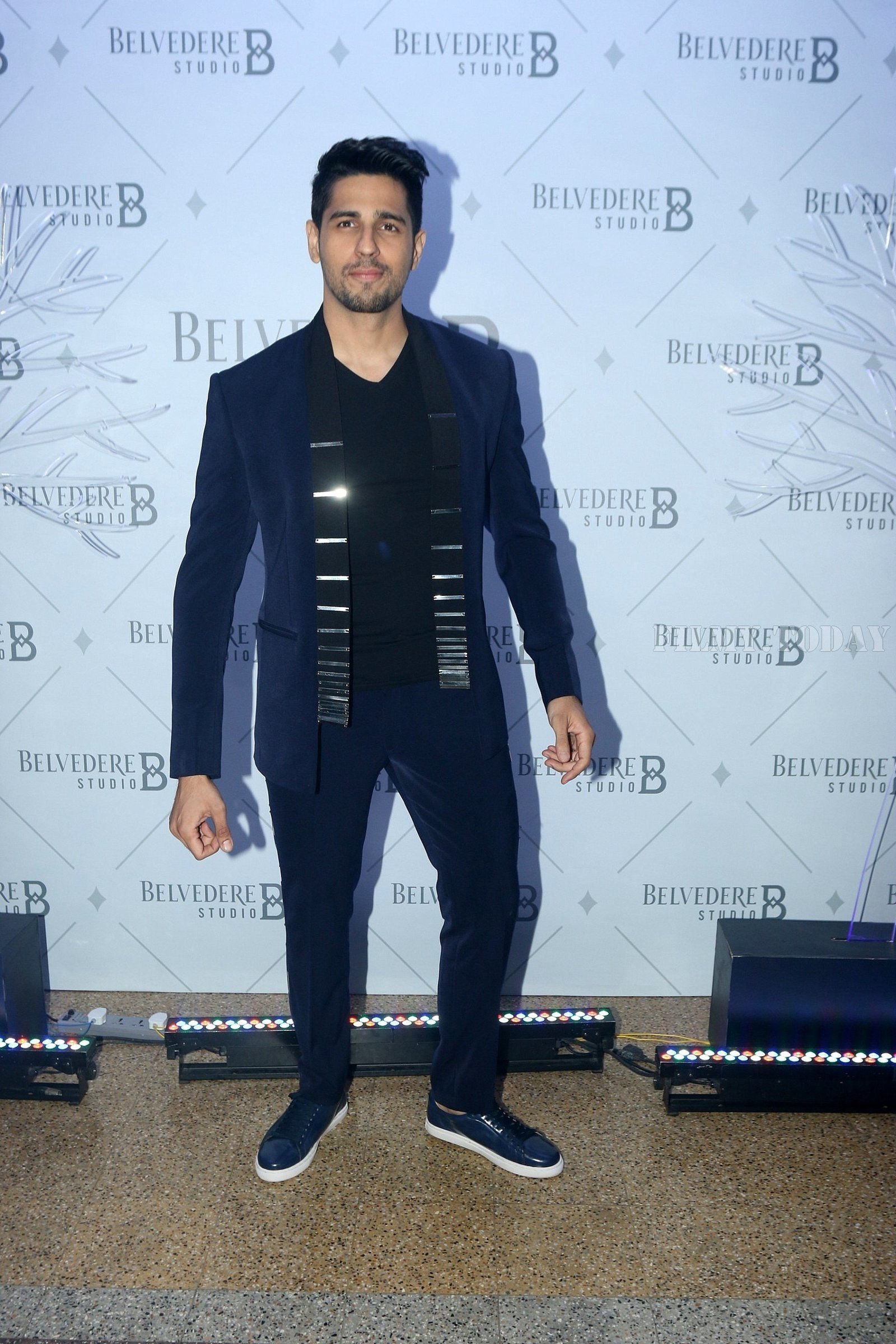 Sidharth Malhotra - Photos: Bollywood Celebs At Belvedere Studio | Picture 1573605