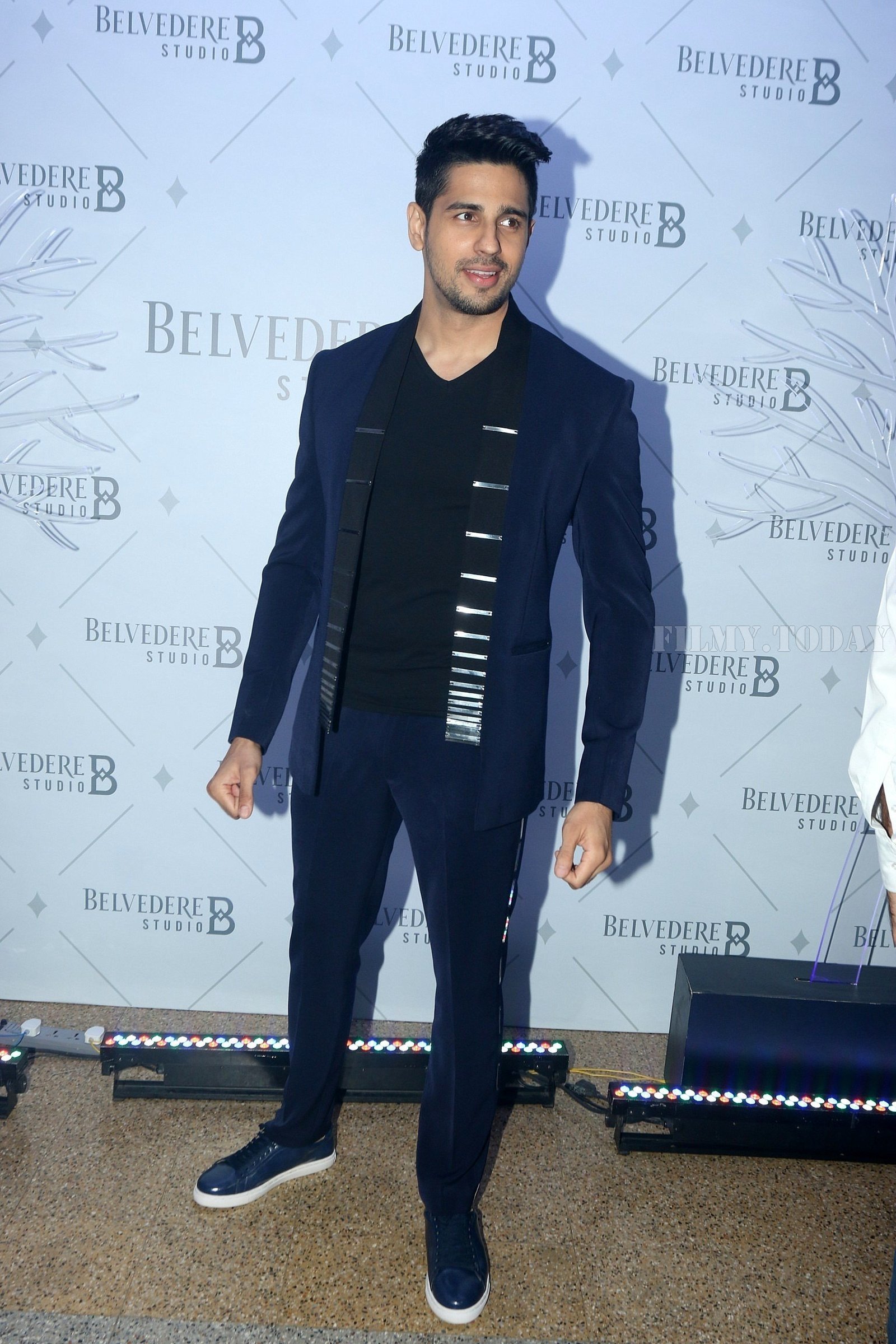 Sidharth Malhotra - Photos: Bollywood Celebs At Belvedere Studio | Picture 1573603