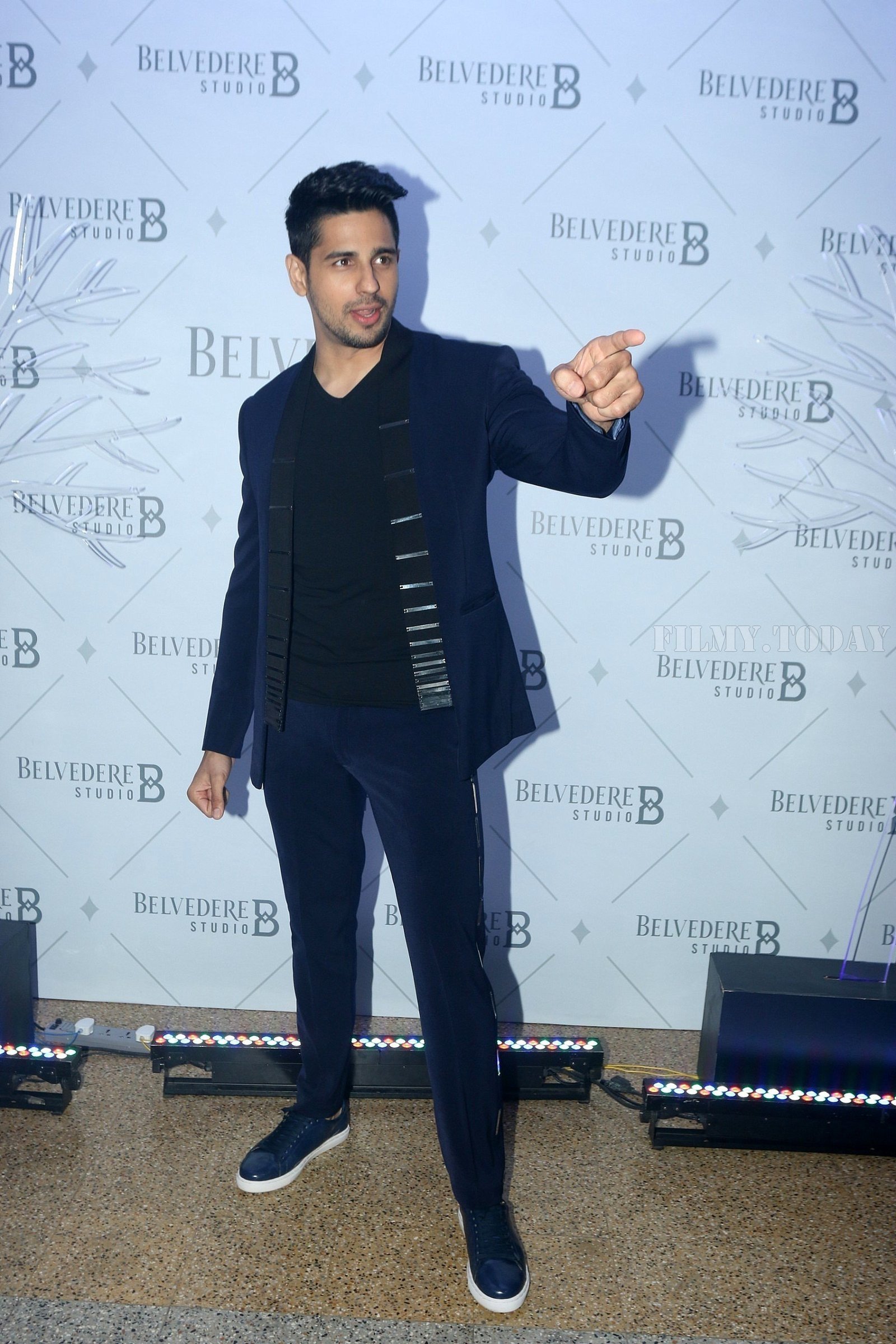 Sidharth Malhotra - Photos: Bollywood Celebs At Belvedere Studio | Picture 1573604