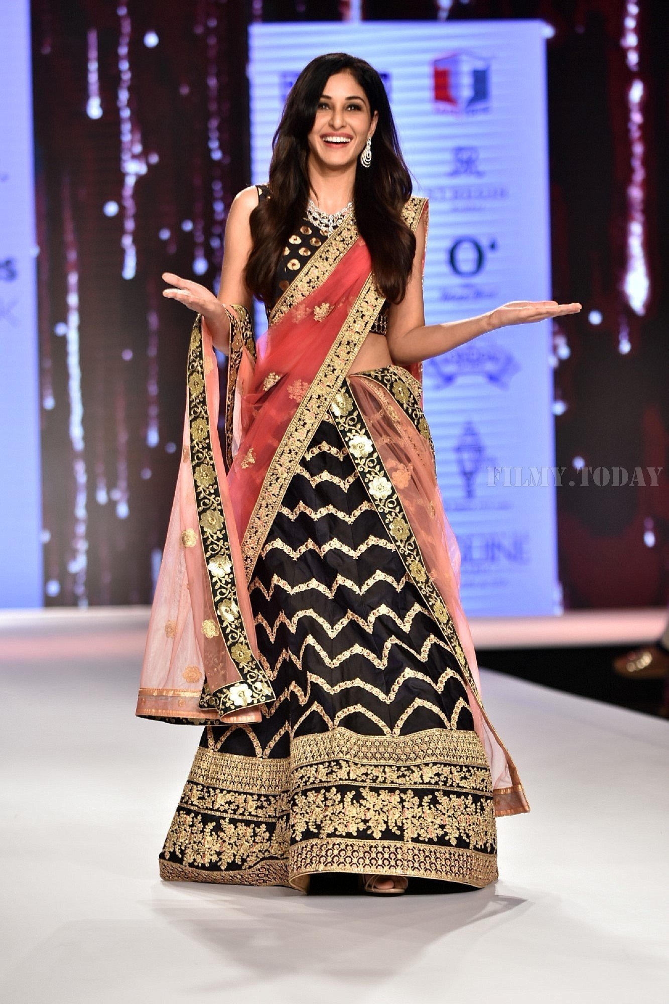 Photos: Pooja Chopra Showstopper For Designer Shaina | Picture 1574028