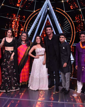 Photos: Kedarnath team at indian idol for promotions | Picture 1610911