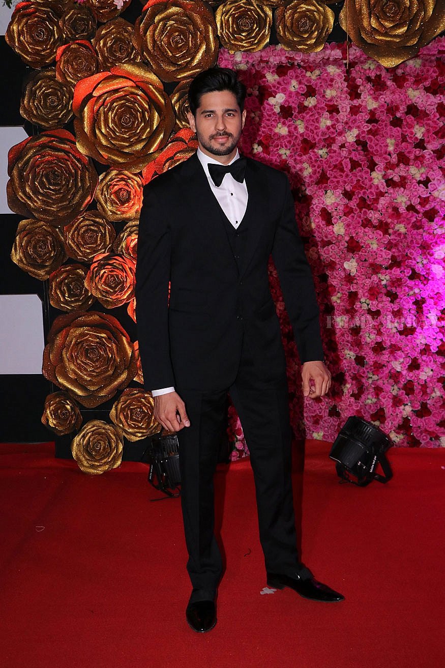 Sidharth Malhotra - Photos: Lux Golden Awards 2018 Red Carpet | Picture 1612262