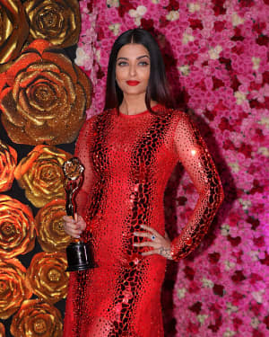 Aishwarya Rai - Photos: Lux Golden Awards 2018 Red Carpet