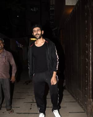 Kartik Aaryan - Photos: Celebs Spotted at Gym in Juhu | Picture 1612904