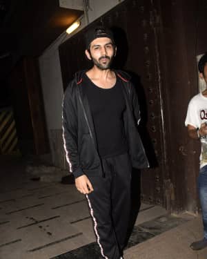 Kartik Aaryan - Photos: Celebs Spotted at Gym in Juhu | Picture 1612903