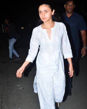 Photos: Alia Bhatt Spotted at Aamir Khan's House | Picture 1601825