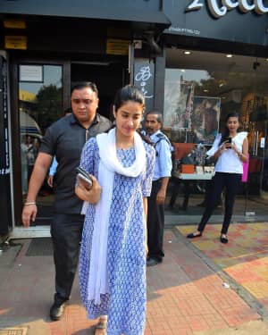 Photos: Janhvi Kapoor spotted at Bastian | Picture 1602249