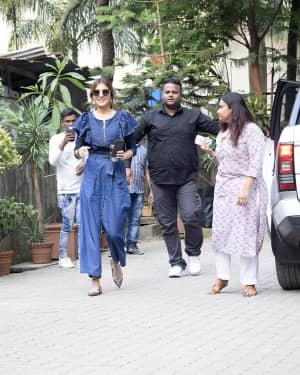 Photos: Anushka Sharma Spotted At Anand Rai's | Picture 1602485