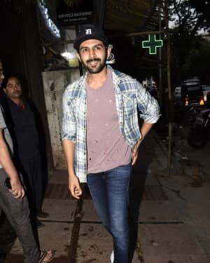 Photos: Kartik Aryan Spotted At Gym | Picture 1602813