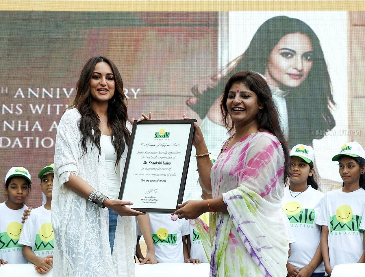 Photos: Sonakshi Sinha at the 9th anniversary celebration of Palladium lower parel | Picture 1603900