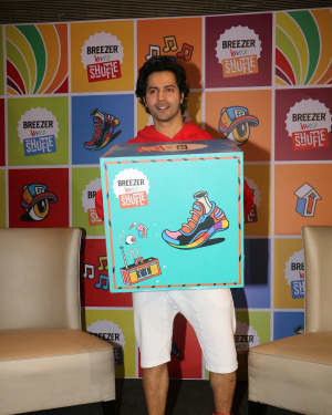 Photos: Varun Dhawan at the press conference of vivid shuffle hip hop dance competition | Picture 1606347
