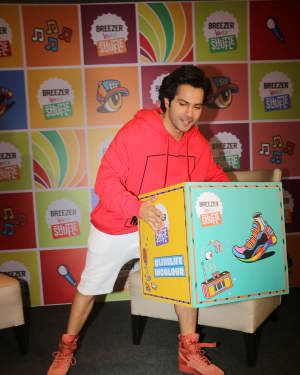 Photos: Varun Dhawan at the press conference of vivid shuffle hip hop dance competition | Picture 1606348